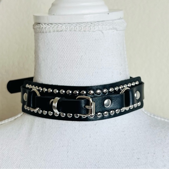NWT Black Leather Silver Studded O-Ring Collar Choker - Picture 8 of 8